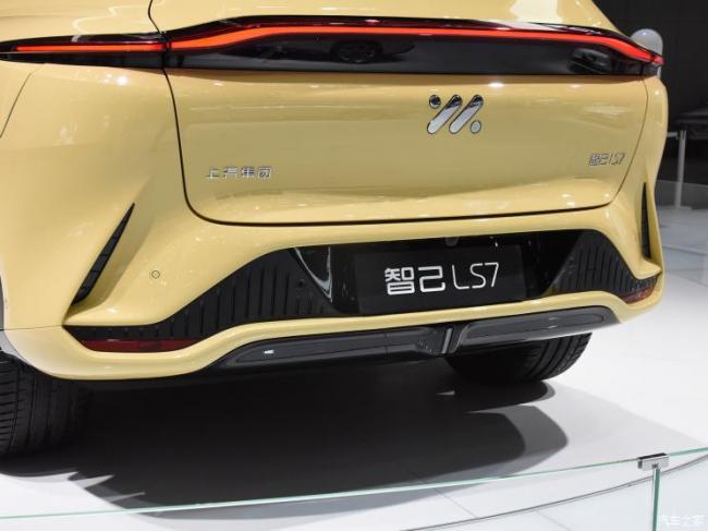 智己汽车 智己LS7 2023款 100kWh 四驱版