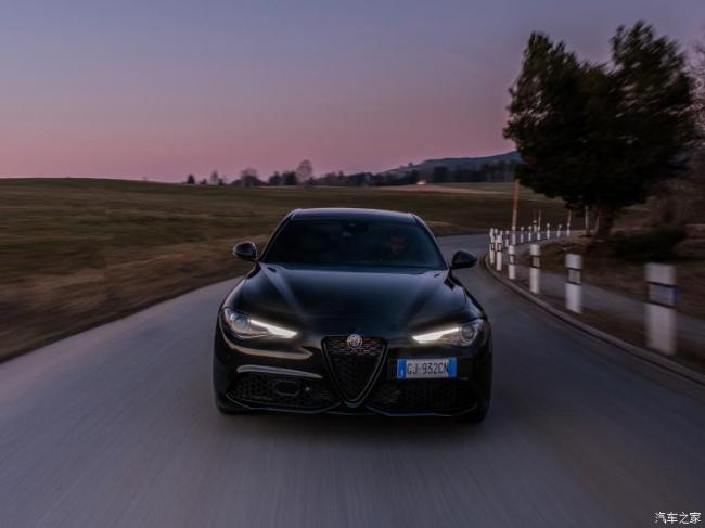 阿尔法・罗密欧 Giulia 2022款 Estrema