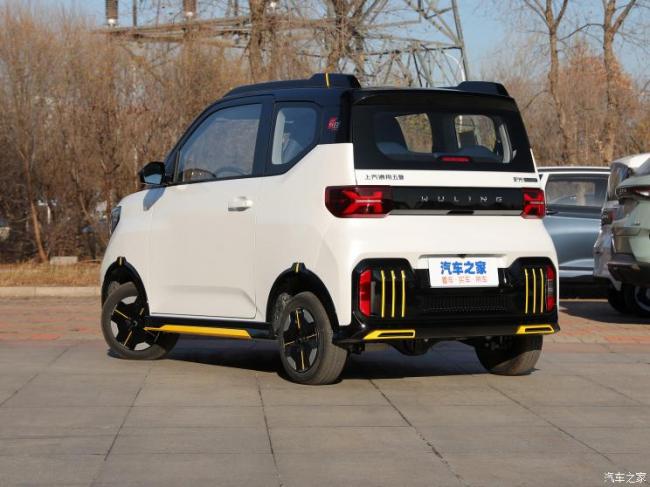 上汽通用五菱 宏光MINIEV 2022款 GAMEBOY 200km 都市追风限量版